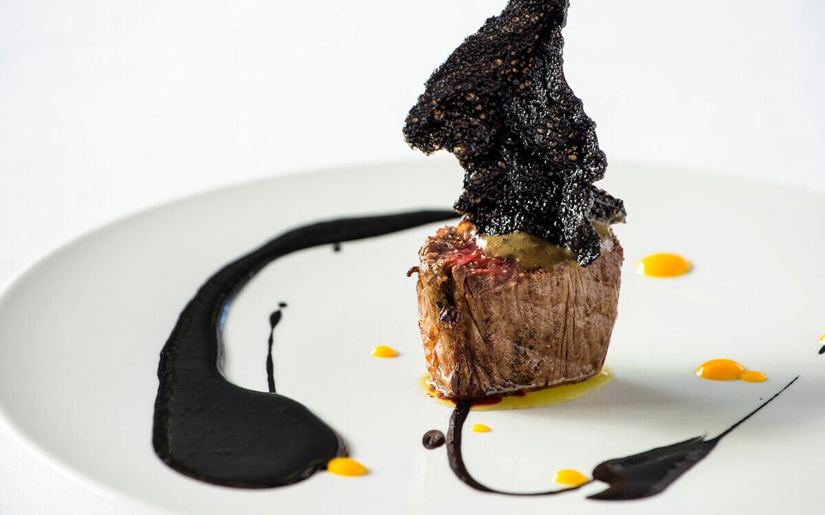 世界を巡ったイタリアンのシェフが 沖縄で腕を振るう理由とは 人気シェフたちは なぜ沖縄を目指すのか