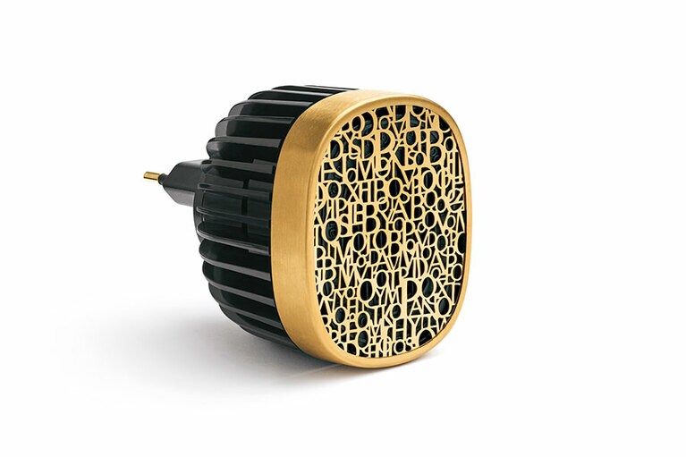 プラグ イン ディフューザー 14,700円。