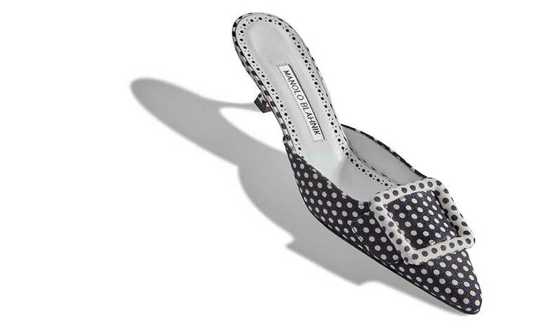 「MAYSALE」(H5cm) 107,000円。