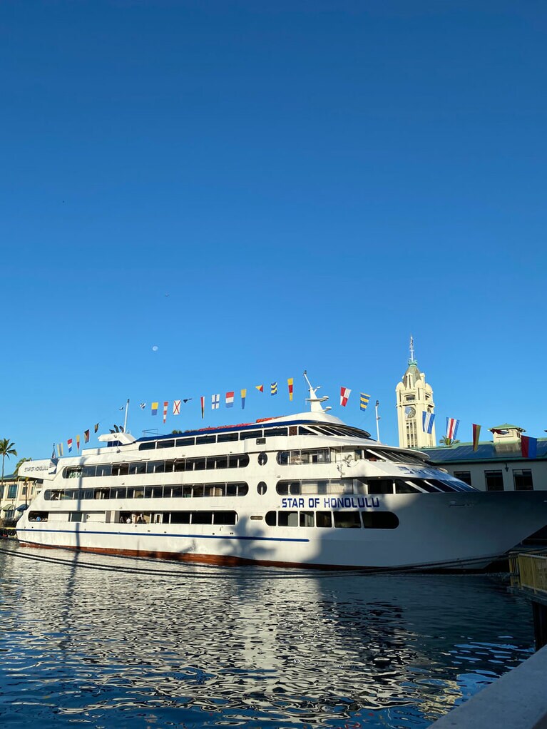 1,500人乗りの大型豪華クルーズ船、スターオブホノルル号。