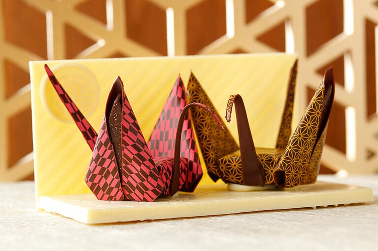 「夫婦折り鶴チョコ」。