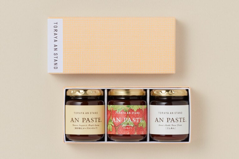 あんペースト3入（こしあん・いちご・黒砂糖とメープルシロップ） 4,212円。