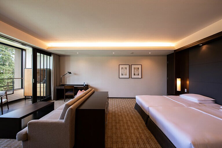 心静かな休日を過ごせる、ゆったりとした客室。