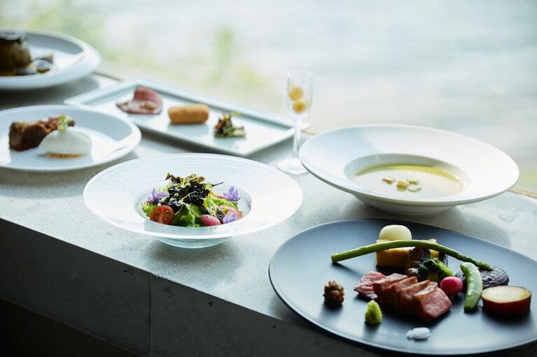 Entô［島根／隠岐諸島海士町］夕食一例。／photo by Kentauros Yasunaga