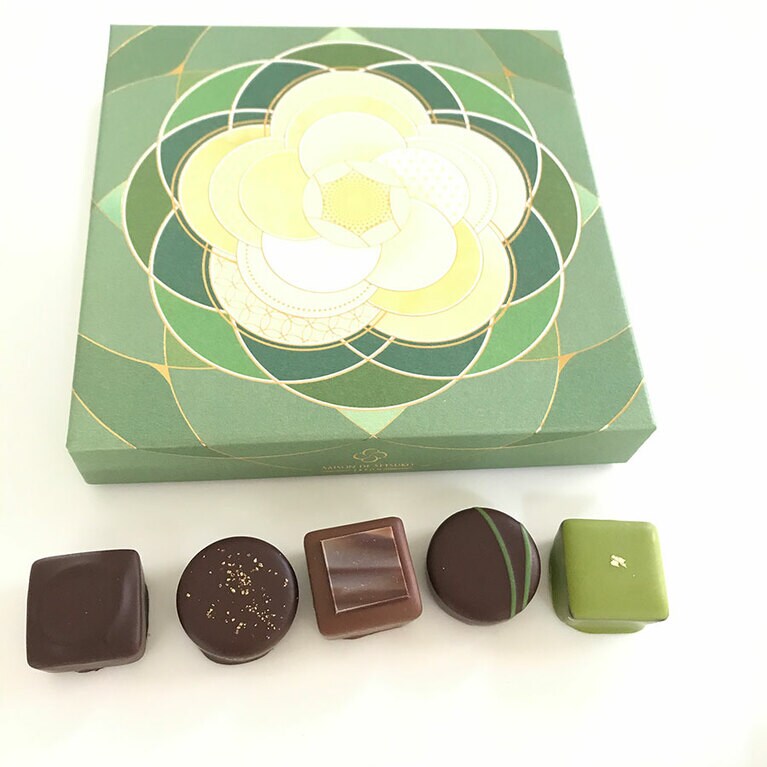 5種のお茶の香りを活かしたボンボンショコラ。