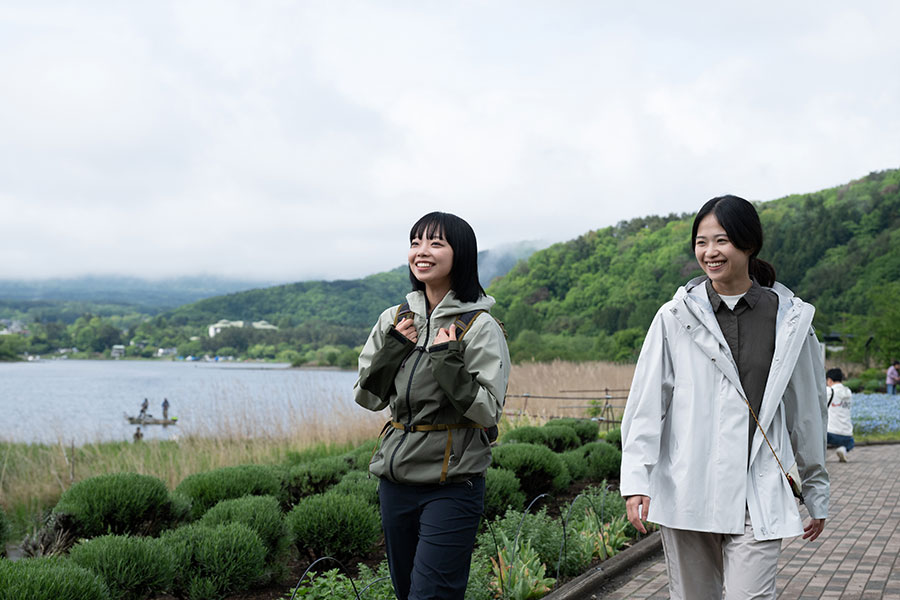 季節の花を鑑賞できる大石公園。6～7月はラベンダーが見ごろを迎えます。整備された遊歩道も歩きやすい。