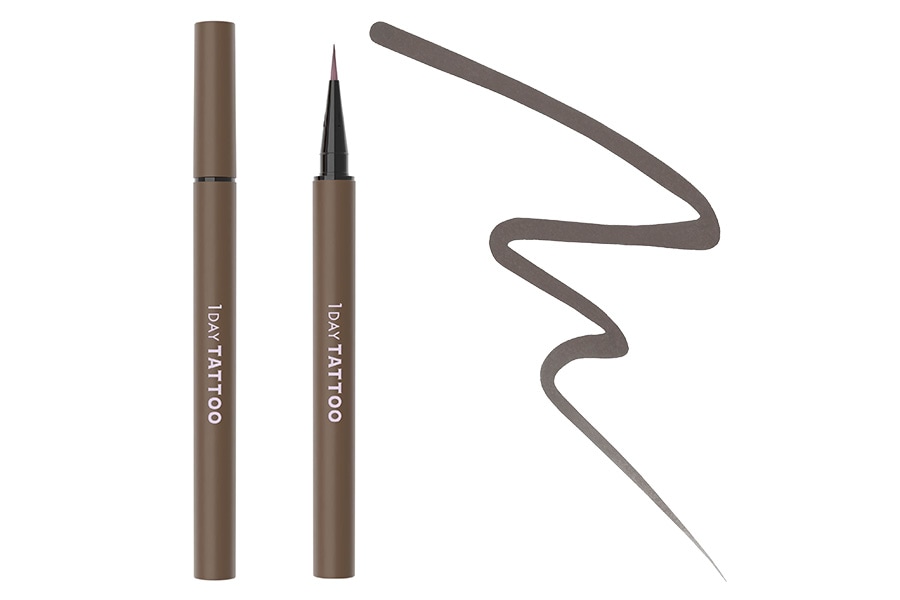 06 アッシュグレージュ。淡いけど落ち着きがあり、知的な雰囲気も放つグレージュ系。