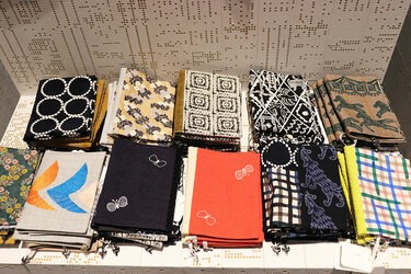 過去最大規模の「ミナ ペルホネン展」 WEB編集部のマストバイグッズも