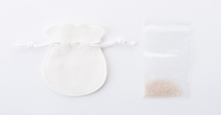 災難から身を守る粗塩は小袋に入れて持ち運ぼう。