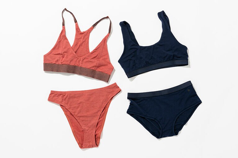(左)ブラ 4,000円、ビキニショーツ 2,350円、(右)ブラ 3,900円、ショーツ 2,300円／オールバーズ