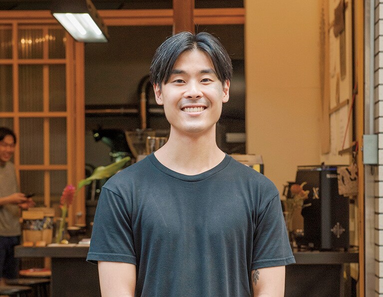 「ミルクの温度、エスプレッソの量は好みにも応えます」成沢勇佑さん(バリスタ)