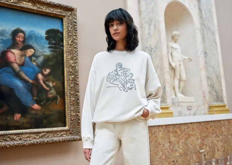 レオナルド・ダ・ヴィンチの「聖母子と聖アンナ」をモチーフにしたスウェットシャツ 1,990円／画像提供ユニクロ