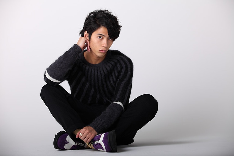 「今日から俺は!!」の三橋役でコミカルな演技が見事な賀来賢人。12月24日(月・祝)放送の「犬神家の一族」では、犬神佐清役を演じる。シリアスなサスペンスドラマ、しかもキーマンである。「いつ白目で踊り出してくれるか」などと期待せず、真っ白な心で鑑賞したいところだ。