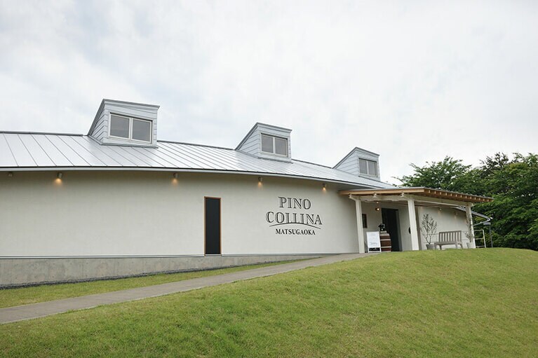 シルク産業が栄えた松ヶ岡開墾場に隣接するワイナリー。