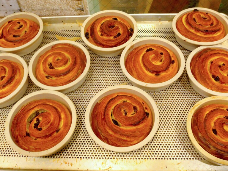 オーブンから出たての「シナモンロール」。