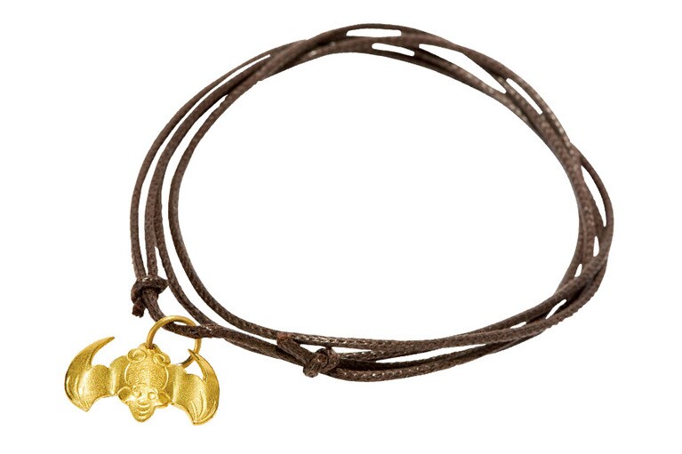 cicafu metal worksの 「こうもりペンダント」琉球王朝時代の房指輪がモチーフのペンダント(2,093円)。