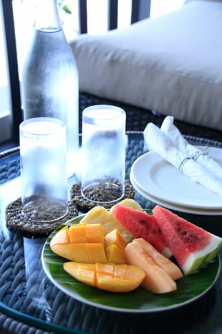 ウエルカムフルーツには、フィリピンならではのマンゴーがたっぷり！　ハネムーナーなど、特別なゲストの客室に用意される。