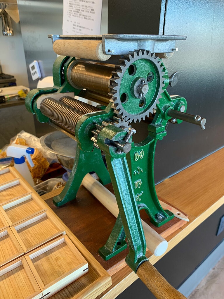 毎日、mioのキッチンで製麺しているそう。