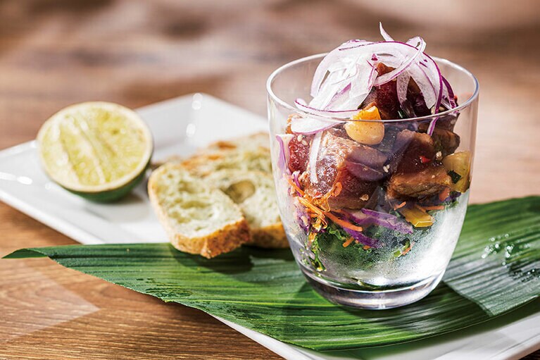 「ハワイアン アヒポケ」2,600円。