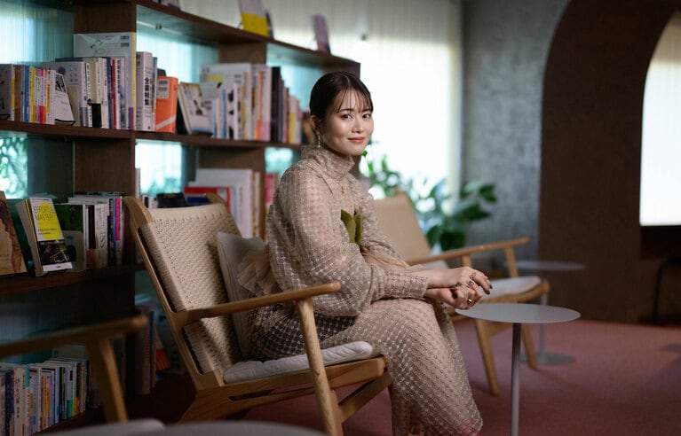 山崎怜奈さん。