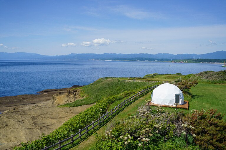 周辺はキャンプ場もあり、美しい夕陽が望める。