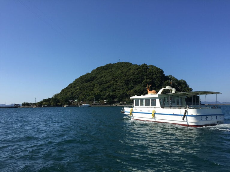 【愛媛県】北条鹿島と渡船。