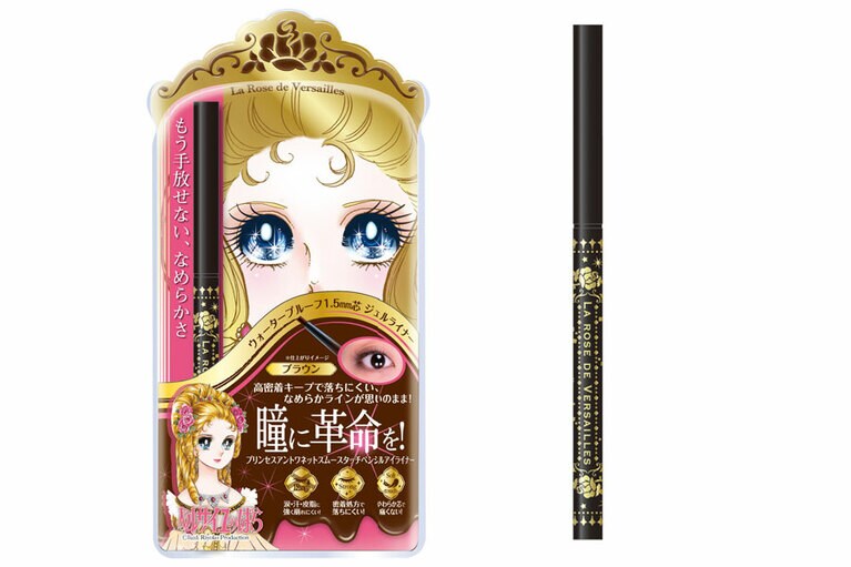 ブラウンは赤みにも黄みにも寄らない焦げ茶なので、ナチュラルに目を大きく見せたり、目元の印象をやわらげつつ引き立てるのにぴったり。プリンセスアントワネット スムースタッチペンシルアイライナー ブラウン 1,000円／バンダイ　クレアボーテ　©池田理代子プロダクション