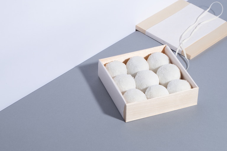 「雪もち 9個入」3,499円。