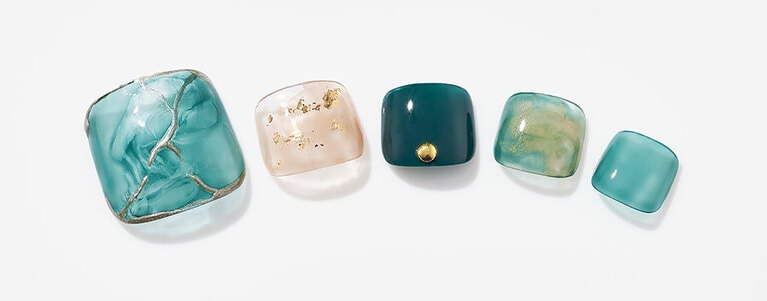 ミニネイル GN06 テネシークーラーを使用したネイルアートイメージ。