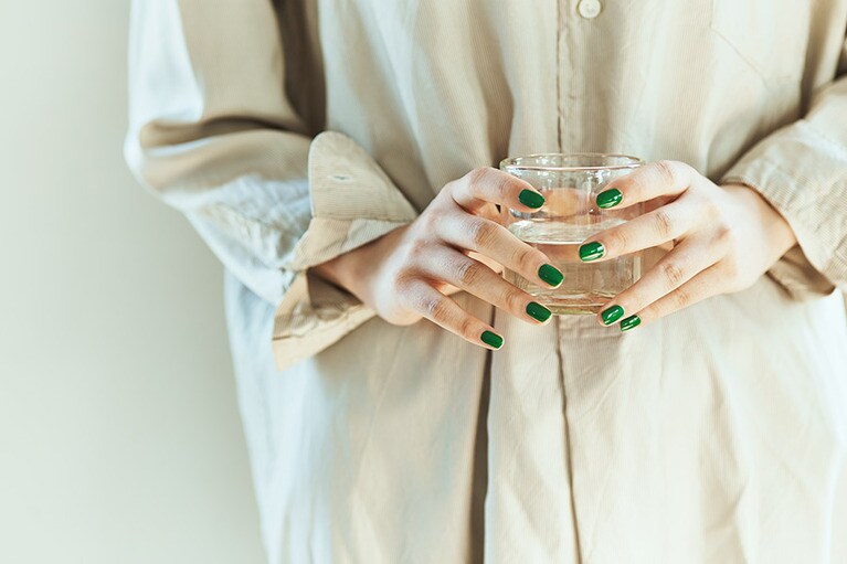 アンプリチュードの新色ネイル。艶のある大人っぽいグリーン。