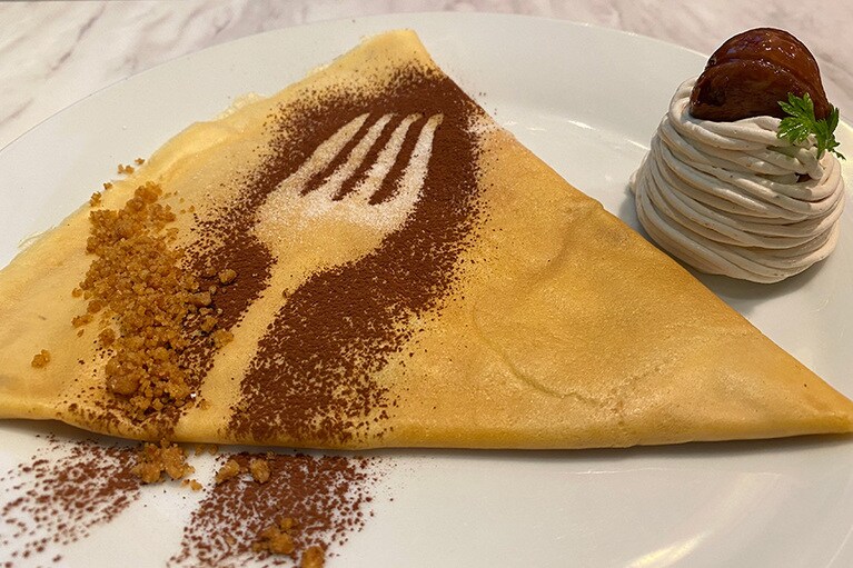 「メルシークレープ」のクレープ モンブラン 818円。