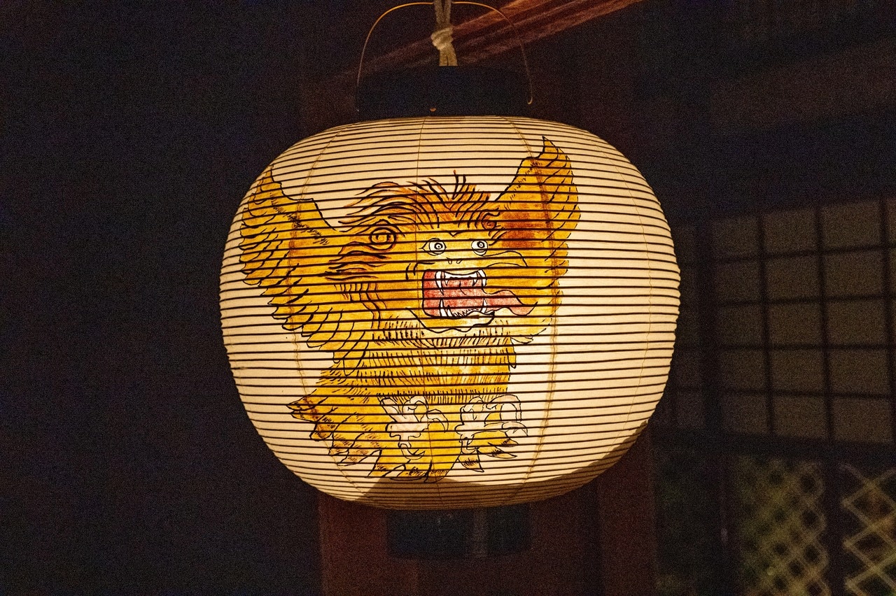 羽の生えた獅子のような妖怪。