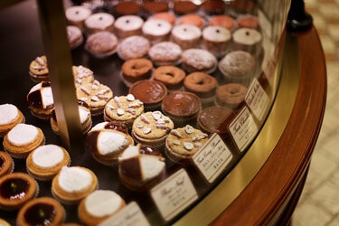 尾山台「オーボンヴュータン」 フランス菓子職人・河田勝彦は 今日も