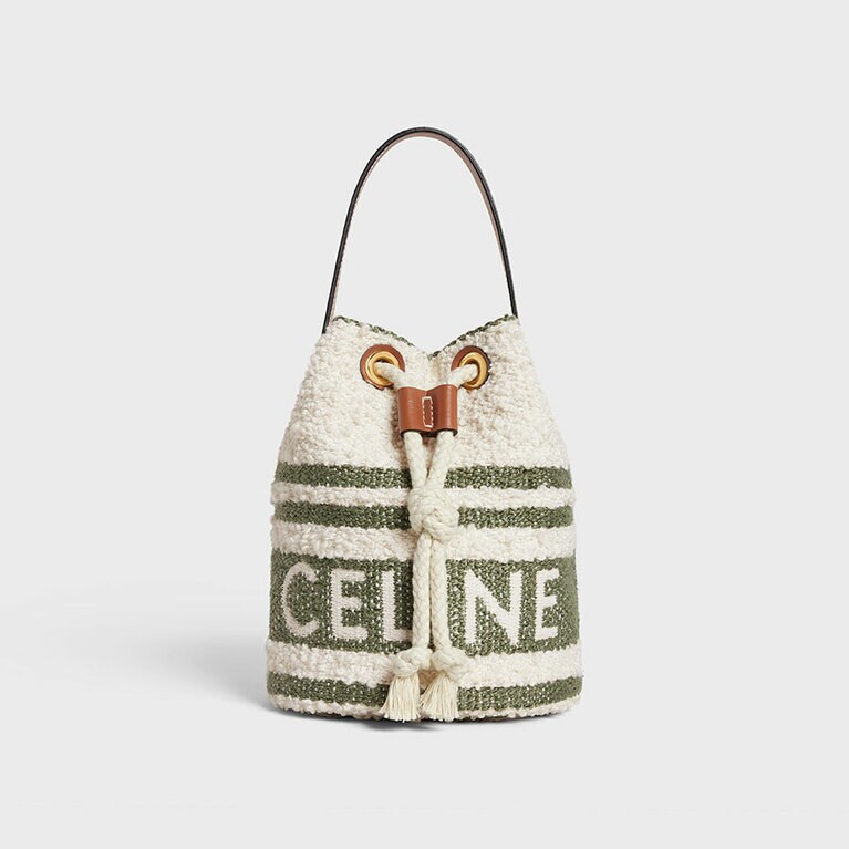 ドローストリングバッグ H19×W15×D15cm 137,500円(予定価格)。