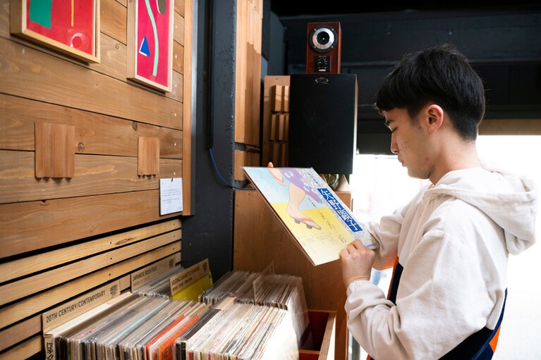 レコードはジャケットの存在感がいいですよね、と蓮見さん。