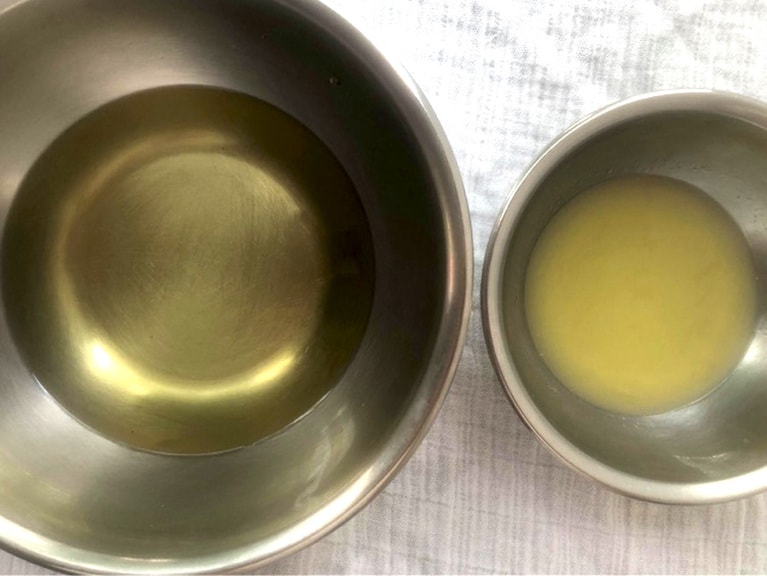 左がシロップ、右がレモン汁。