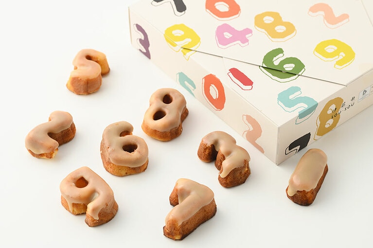 SO-SU-U・羊羹カステイラ(和三盆) 1,296円(10個入り)。