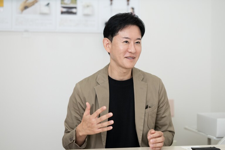 株式会社テラスハートジャパン 代表取締役の堀江貴嘉さん。お母様が白血病を患ったことをきっかけに医療用ウィッグを製造・販売する会社を起こし、2021年に「人工乳房リアリーフ®︎」事業を立ち上げた。