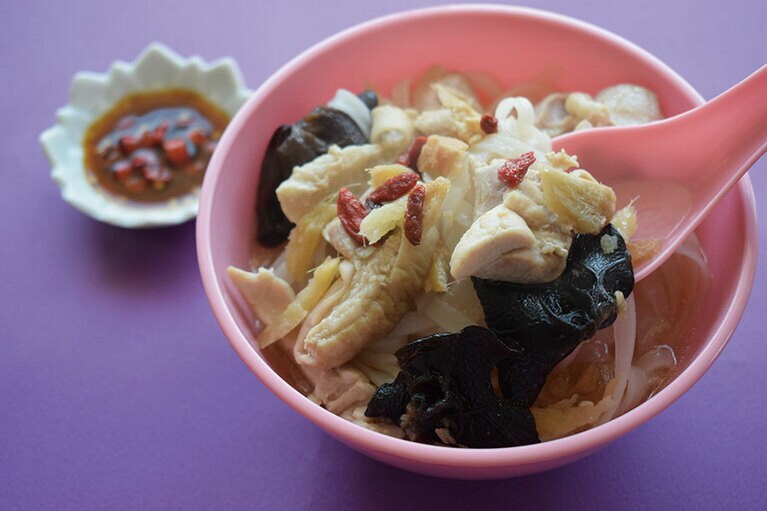 仕上げにクコの実をトッピングしたり、ごま油を少し垂らすのもおすすめ。