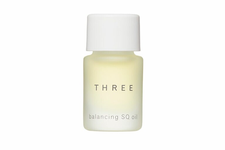数々のコスメアワードを受賞。「THREE バランシング SQ オイル R」 2.5ml。