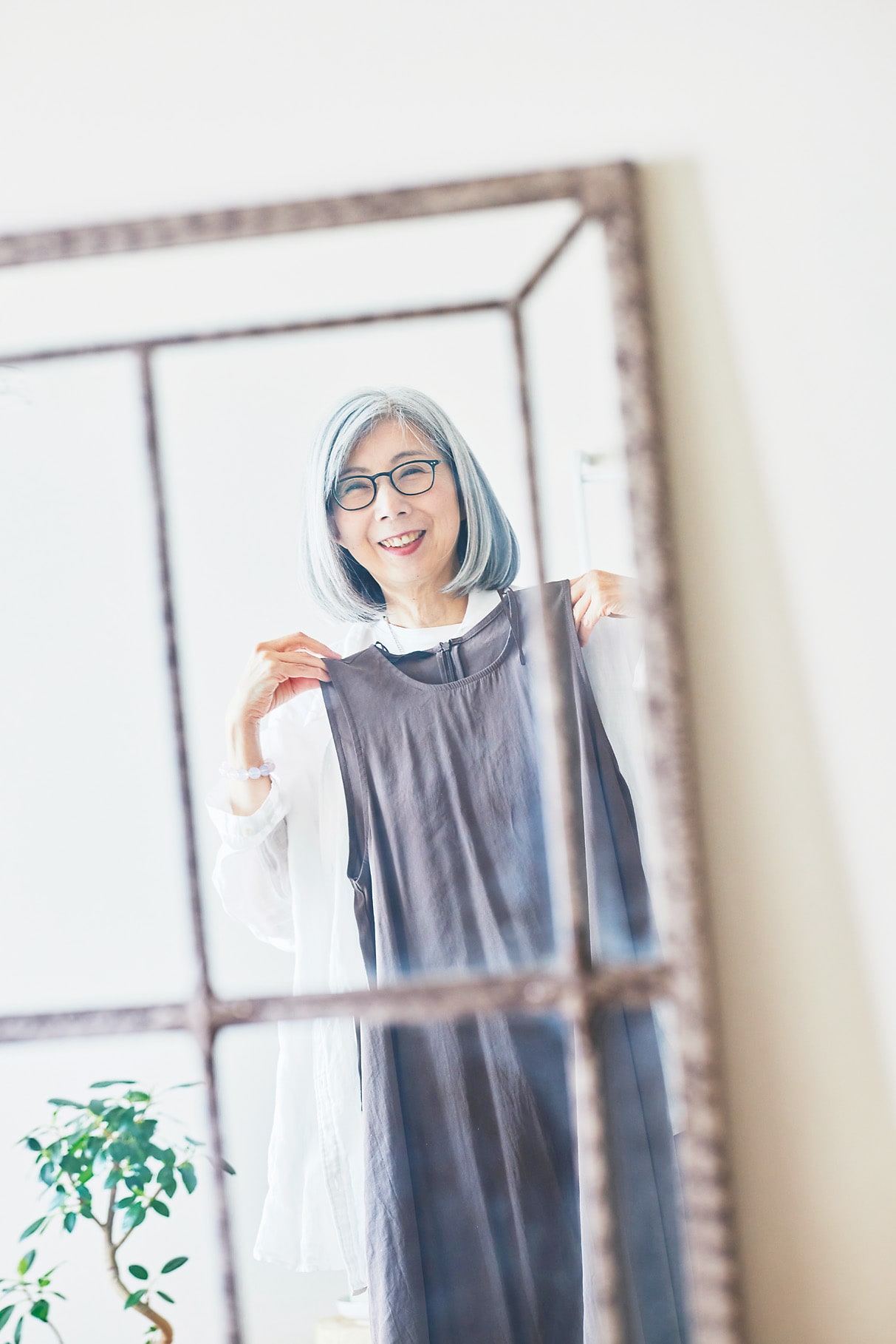 服を手放すことは、自分の過去や感情と向き合うこと。
