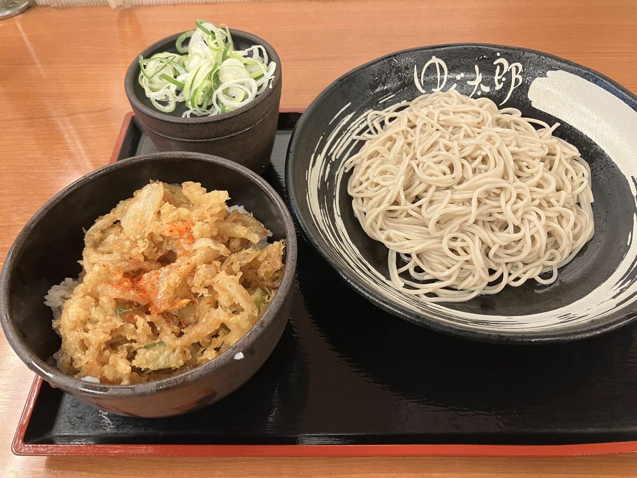 「かき揚げ丼セット」690円