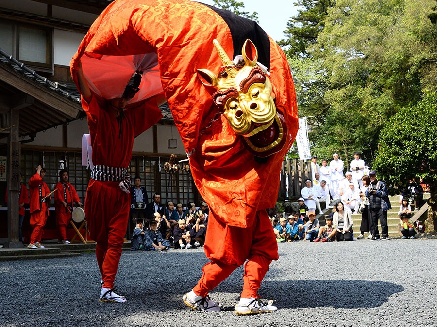 宇倍神社例大祭 因幡の麒麟獅子舞。