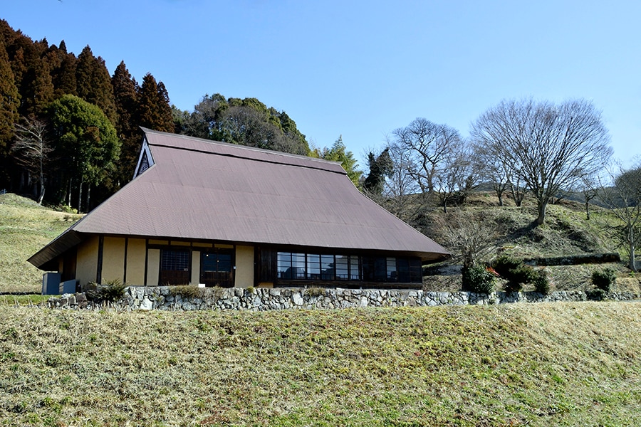 慌ただしい都会の喧噪から切り離された時間と空間が待つ古民家ステイ。