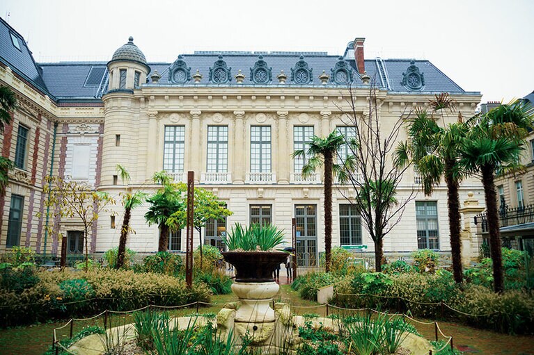 美しい建築と庭園。