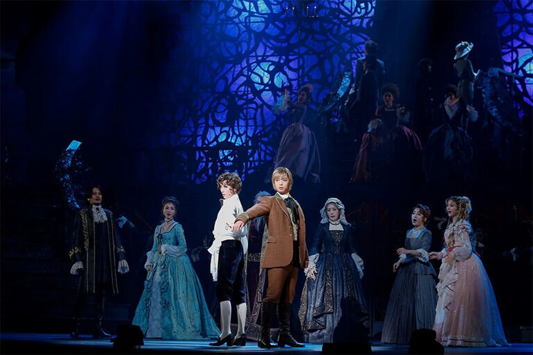 今回の舞台では新曲も追加。写真：岸 隆子(Studio Elenish)