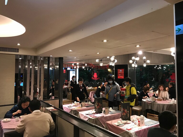 席数も多く、少人数から宴会まで幅広く対応しています。