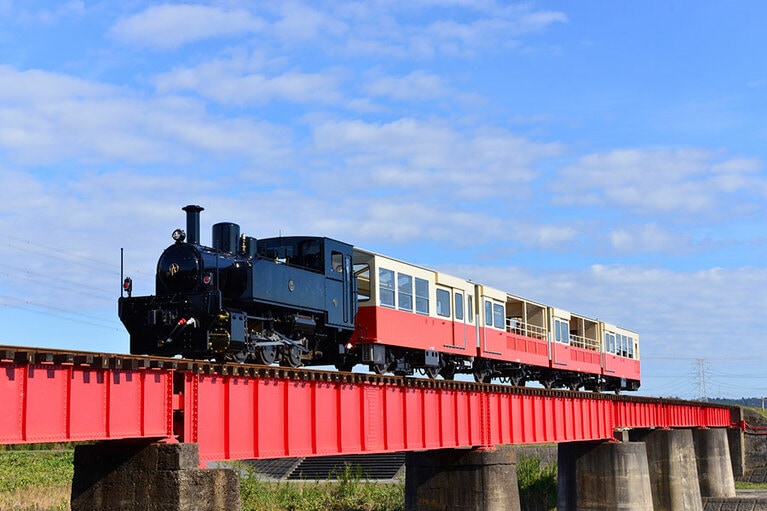 【小湊鐵道】房総半島の真ん中を南北に走る小湊鐵道は、豊かな里山の景色が楽しめると旅好きに人気のローカル線。