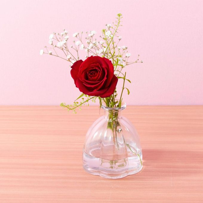 【bloomee】かわいいバラのミニブーケ　1,980円。