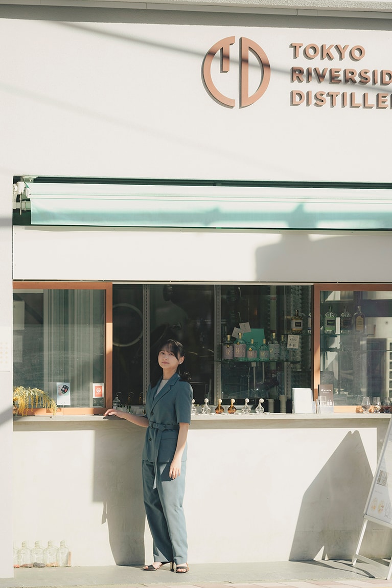 スタイリッシュな外観も魅力的。1階はストアになっており、ジントニックを持ち帰りで購入することもできる。